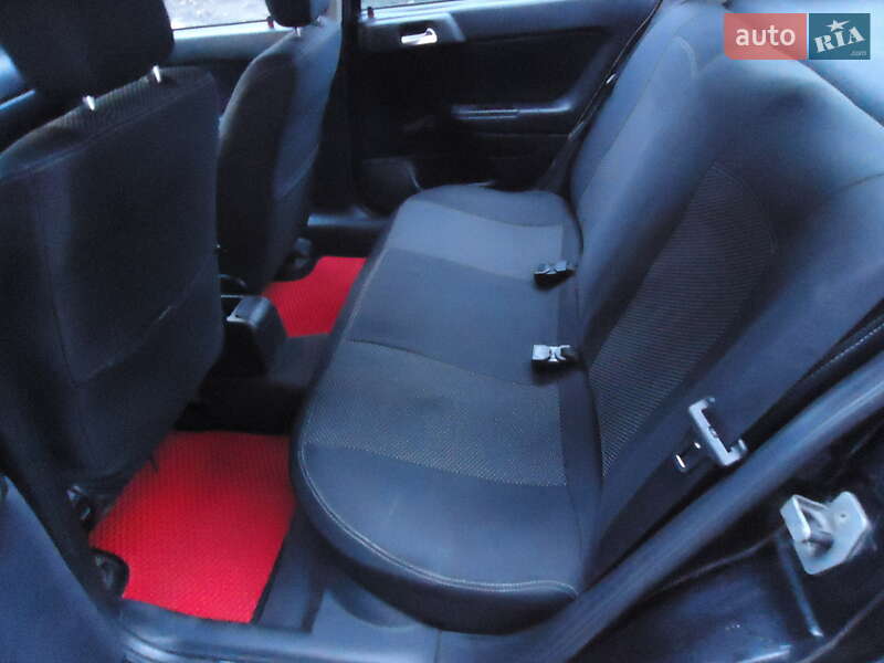 Седан Opel Astra 2006 в Умані