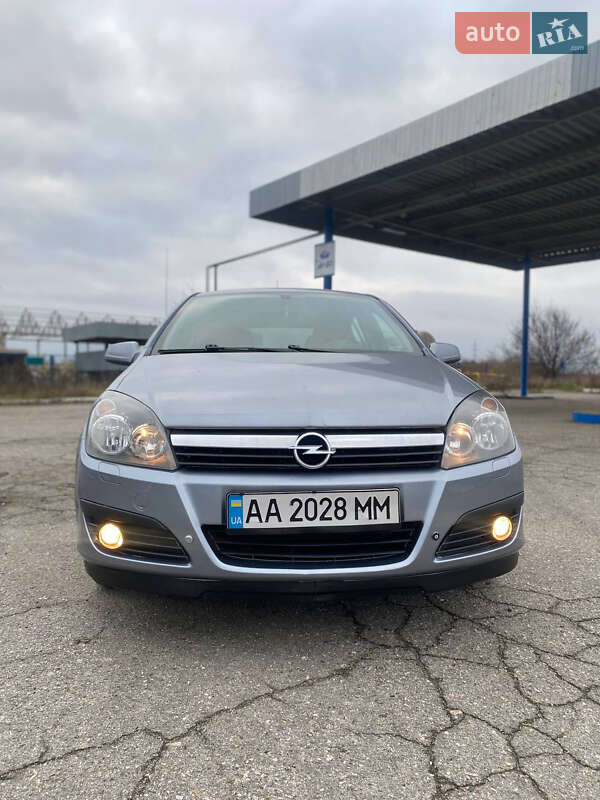 Хэтчбек Opel Astra 2006 в Кропивницком