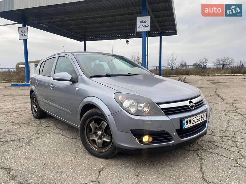 Хэтчбек Opel Astra 2006 в Кропивницком