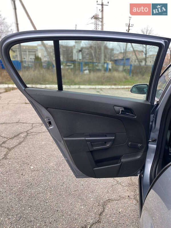 Хэтчбек Opel Astra 2006 в Кропивницком