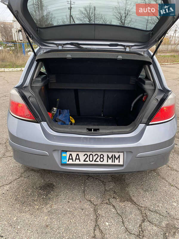 Хэтчбек Opel Astra 2006 в Кропивницком