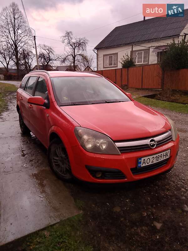 Универсал Opel Astra 2005 в Хусте