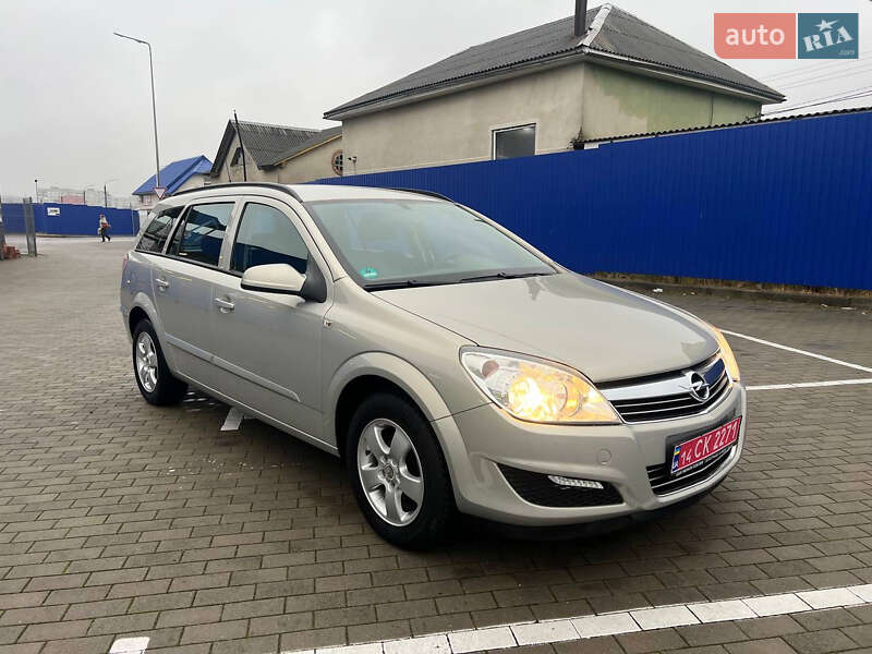 Універсал Opel Astra 2009 в Калуші