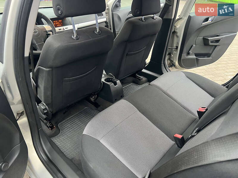 Універсал Opel Astra 2009 в Калуші