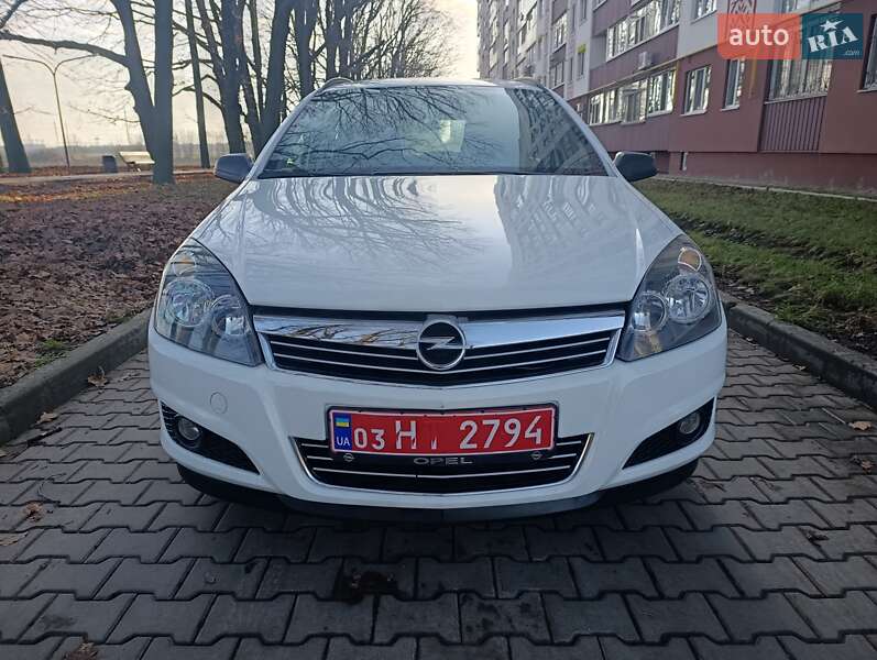 Універсал Opel Astra 2009 в Полтаві