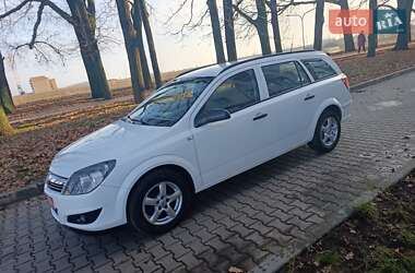 Универсал Opel Astra 2009 в Полтаве