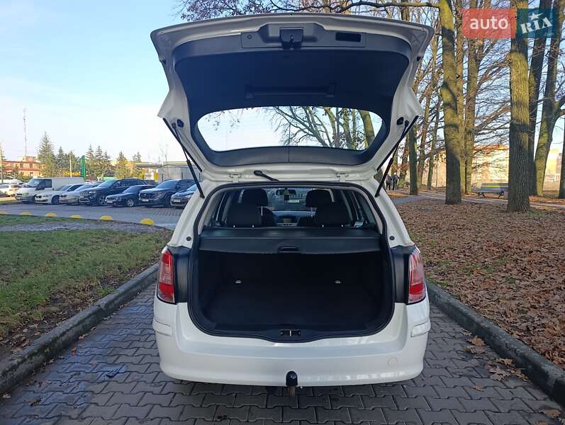 Універсал Opel Astra 2009 в Полтаві