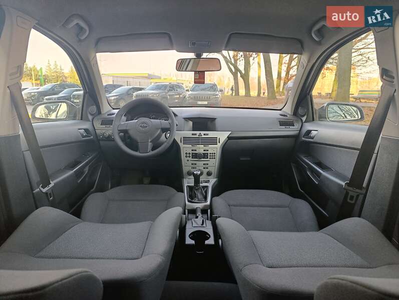 Універсал Opel Astra 2009 в Полтаві