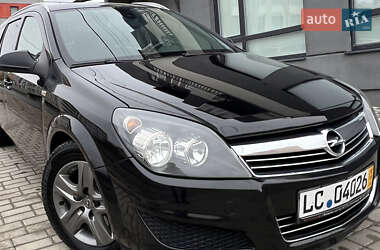 Универсал Opel Astra 2010 в Тернополе