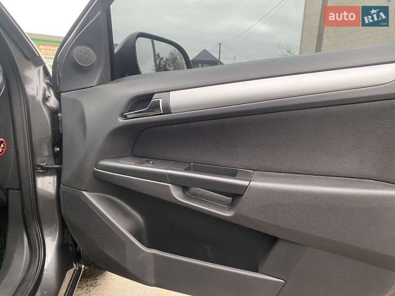 Универсал Opel Astra 2010 в Владимире