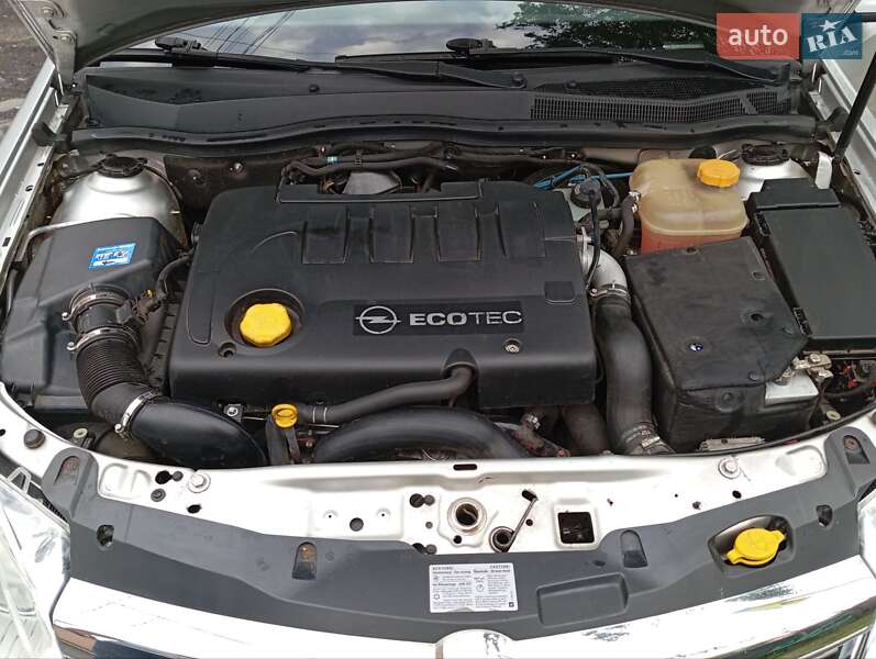 Універсал Opel Astra 2008 в Олександрії