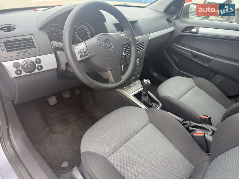 Универсал Opel Astra 2006 в Кропивницком