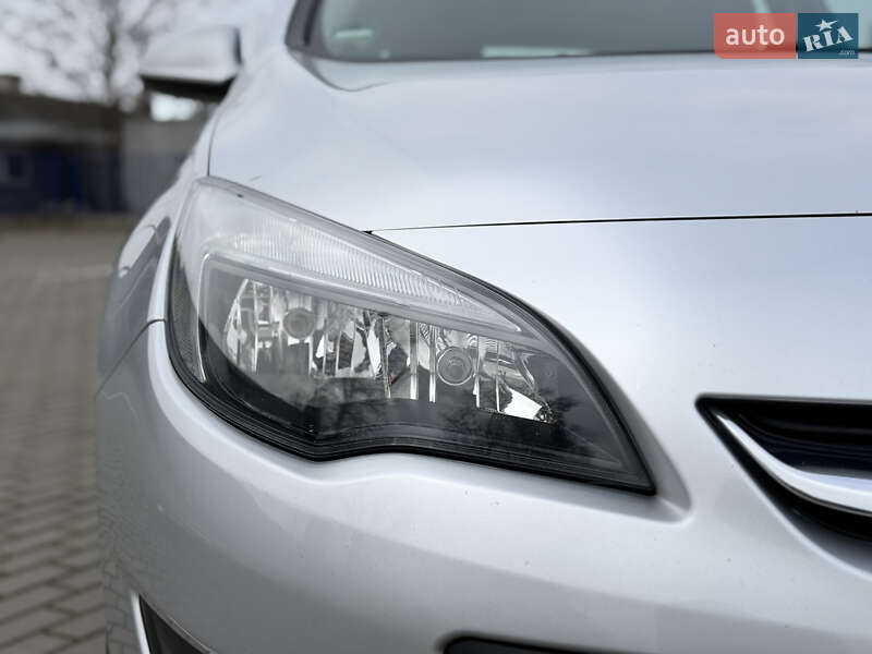 Универсал Opel Astra 2015 в Тернополе