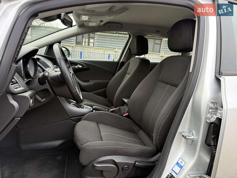 Универсал Opel Astra 2015 в Тернополе