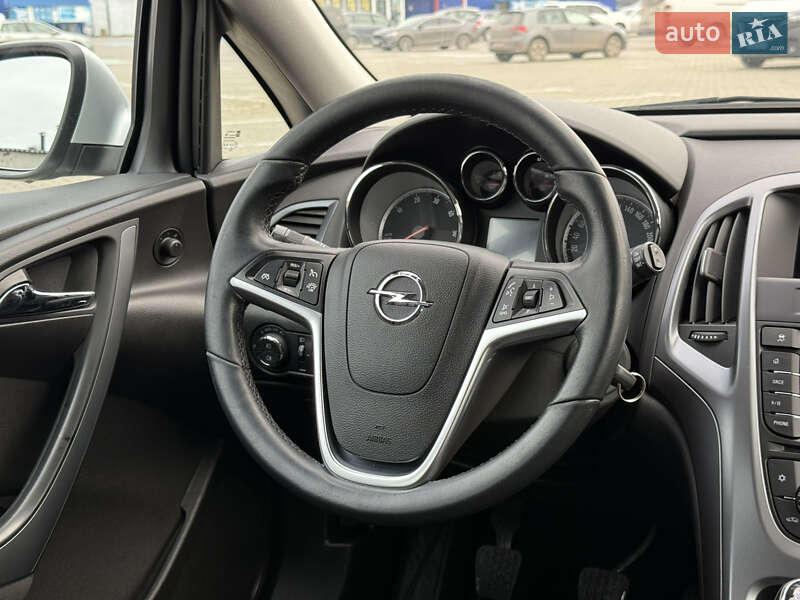 Универсал Opel Astra 2015 в Тернополе