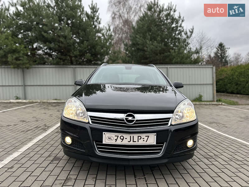 Универсал Opel Astra 2009 в Луцке