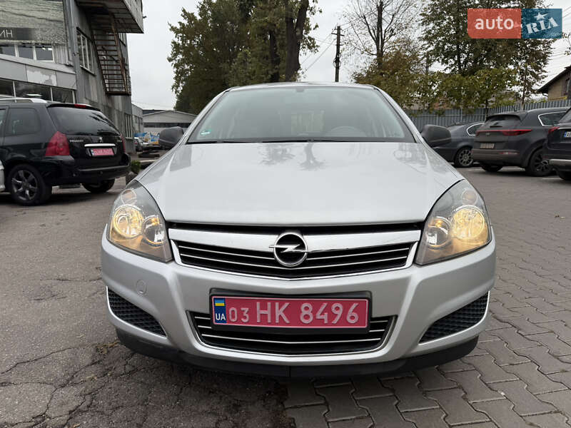 Універсал Opel Astra 2010 в Вінниці