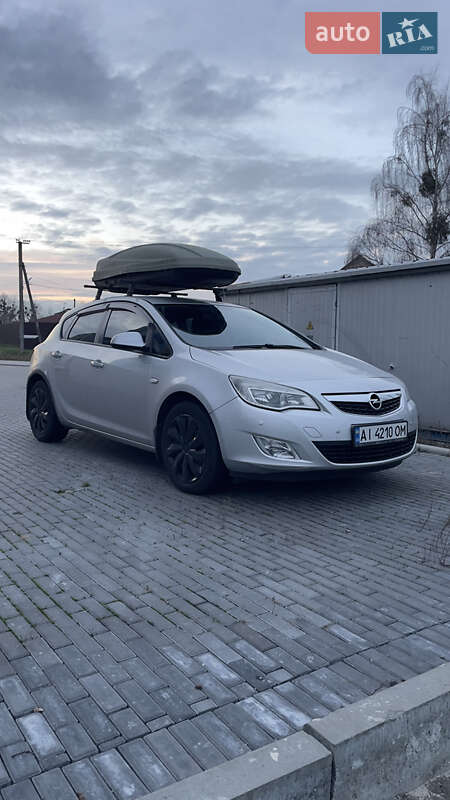 Хетчбек Opel Astra 2011 в Києві