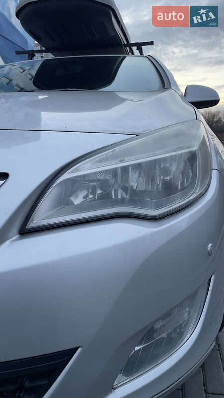 Хетчбек Opel Astra 2011 в Києві