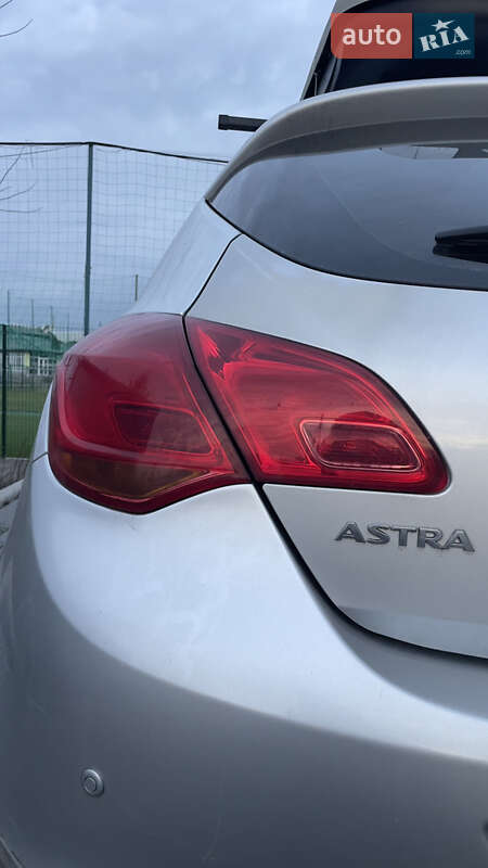 Хетчбек Opel Astra 2011 в Києві