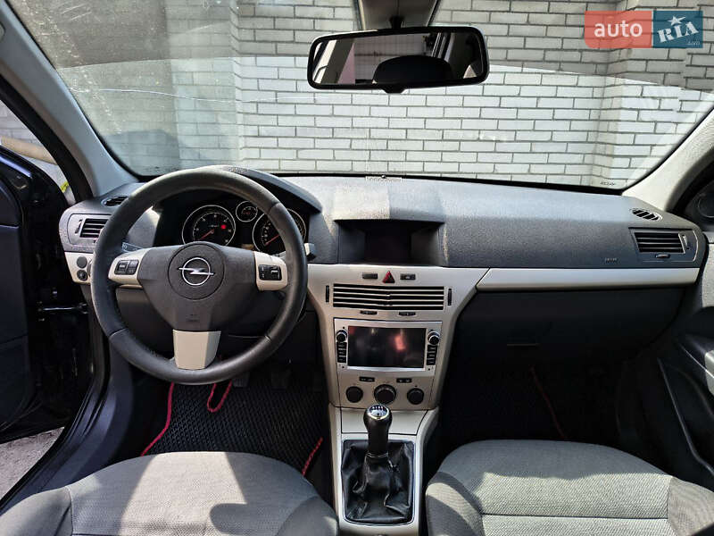 Универсал Opel Astra 2007 в Ровно