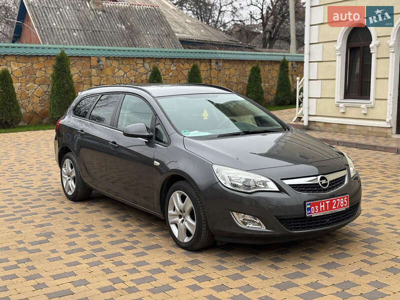 Універсал Opel Astra 2011 в Могилів-Подільському