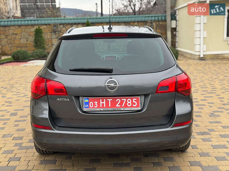 Універсал Opel Astra 2011 в Могилів-Подільському