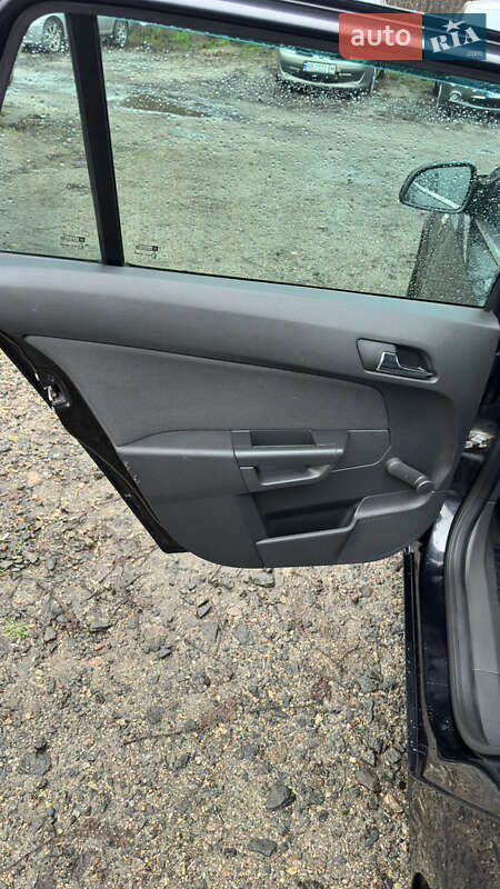 Універсал Opel Astra 2010 в Смілі