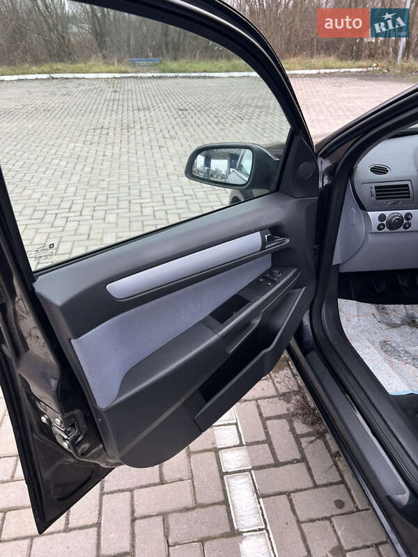 Універсал Opel Astra 2005 в Ковелі