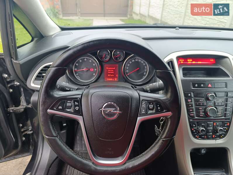 Універсал Opel Astra 2012 в Гощі