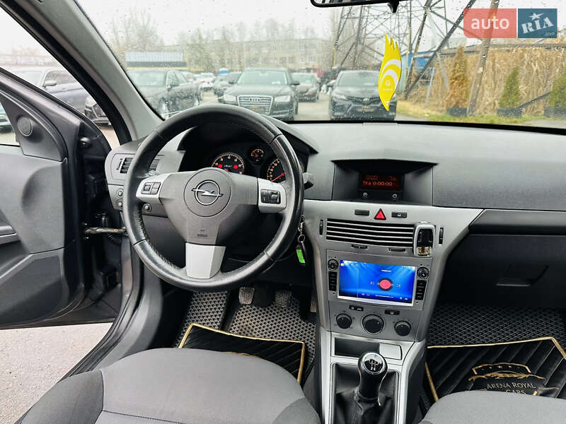 Хетчбек Opel Astra 2012 в Харкові