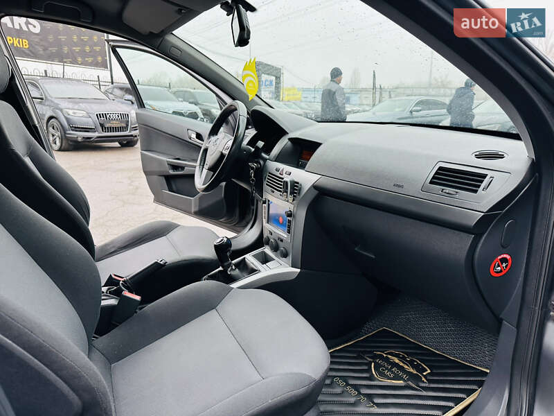 Хетчбек Opel Astra 2012 в Харкові