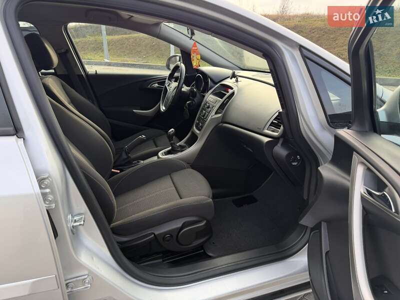 Универсал Opel Astra 2011 в Браиловом