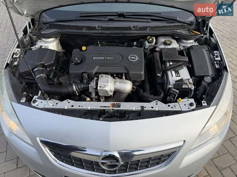 Универсал Opel Astra 2011 в Браиловом