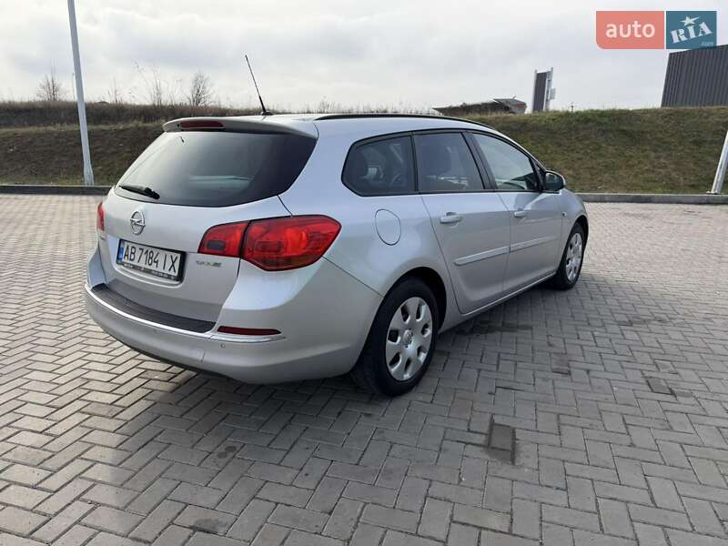 Универсал Opel Astra 2011 в Браиловом