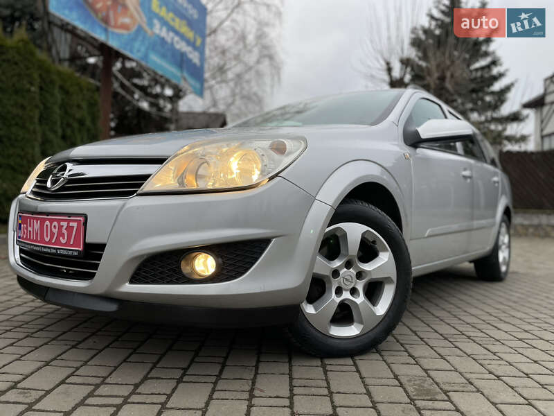 Універсал Opel Astra 2009 в Луцьку