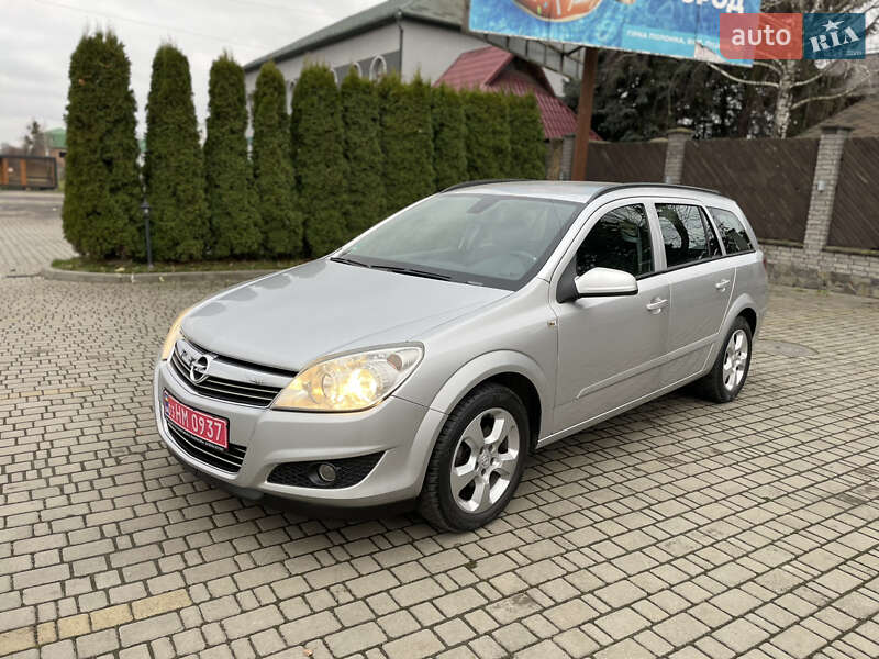 Універсал Opel Astra 2009 в Луцьку