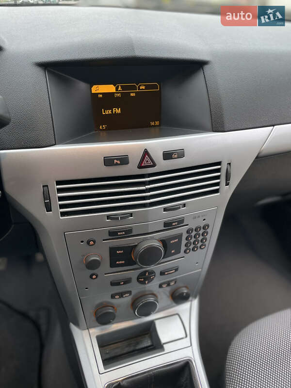 Універсал Opel Astra 2009 в Луцьку