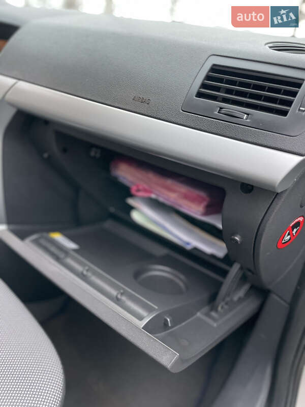 Універсал Opel Astra 2009 в Луцьку