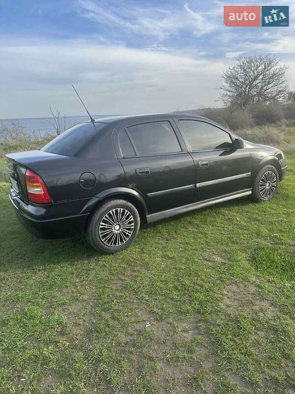 Седан Opel Astra 2005 в Одесі