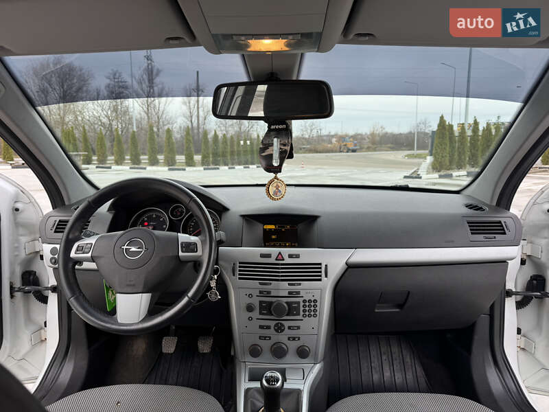 Универсал Opel Astra 2009 в Звягеле