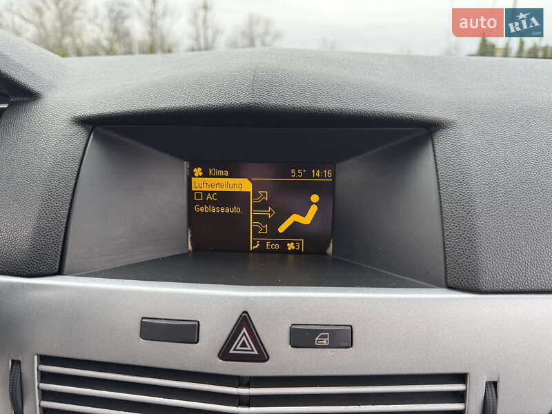 Универсал Opel Astra 2009 в Звягеле