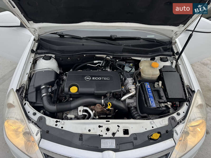 Универсал Opel Astra 2009 в Звягеле