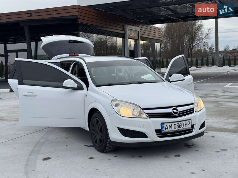 Универсал Opel Astra 2009 в Звягеле