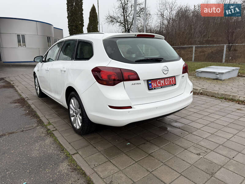 Універсал Opel Astra 2011 в Звенигородці