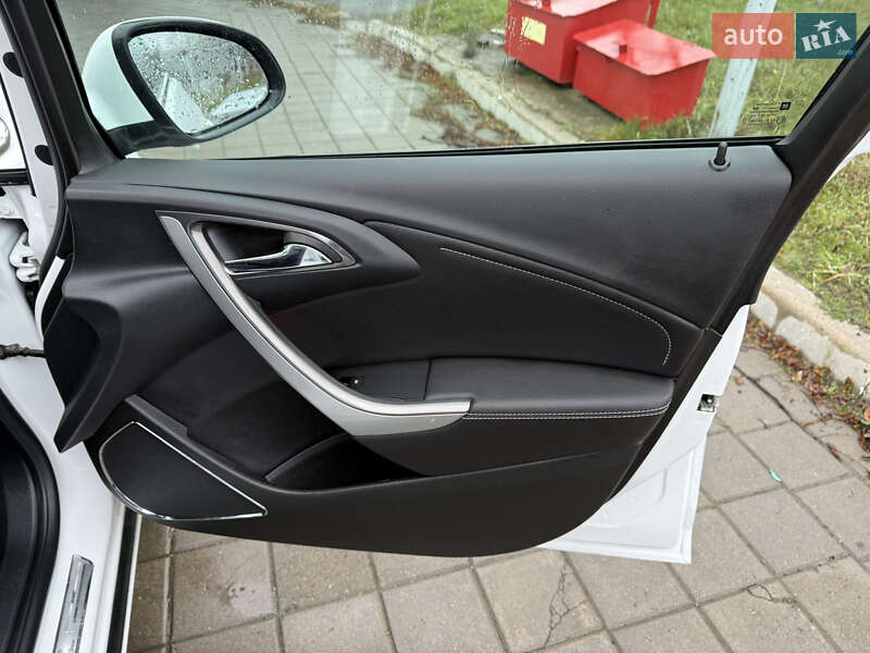 Універсал Opel Astra 2011 в Звенигородці