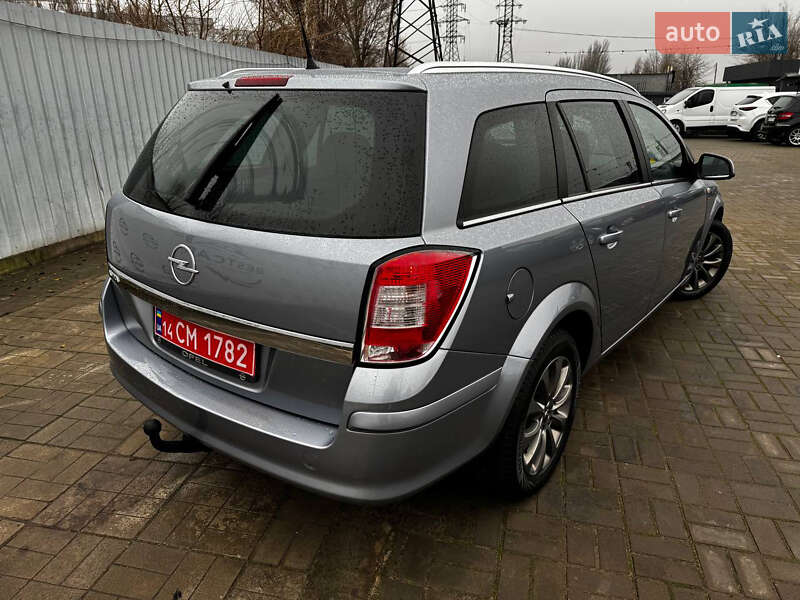 Универсал Opel Astra 2010 в Днепре