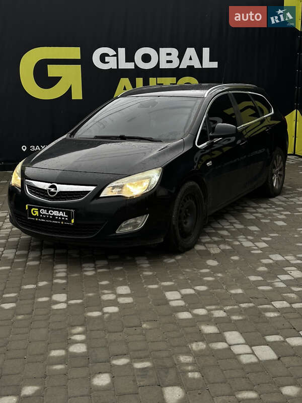 Універсал Opel Astra 2011 в Львові