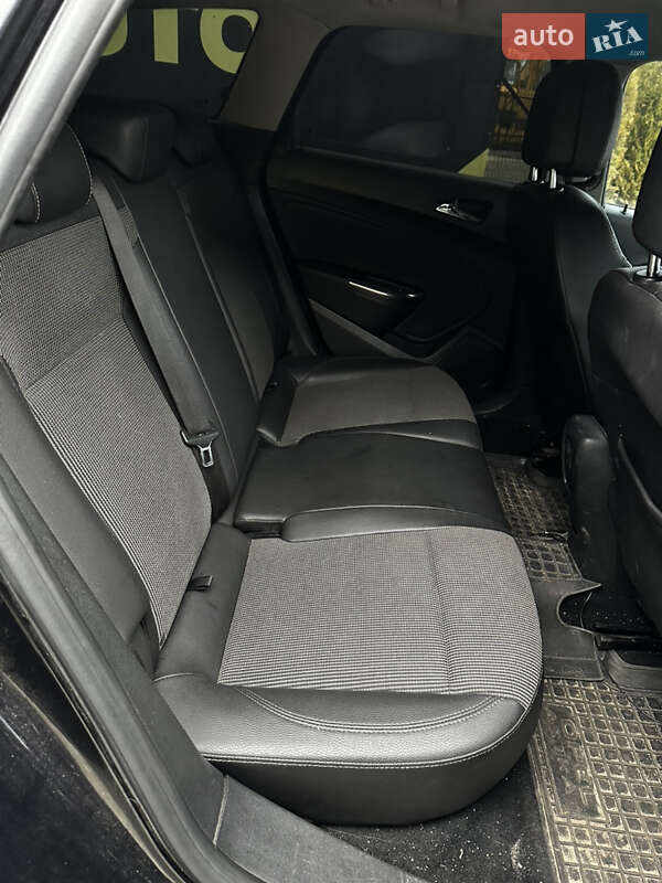 Універсал Opel Astra 2011 в Львові