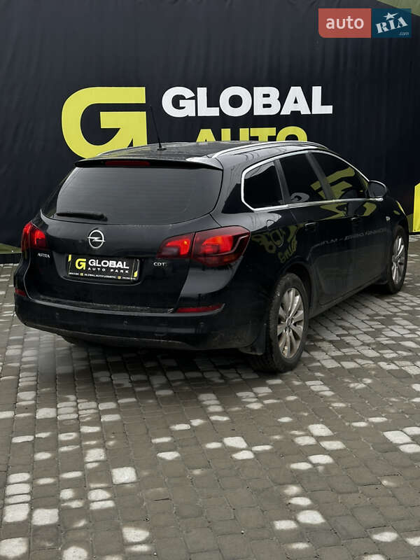 Універсал Opel Astra 2011 в Львові